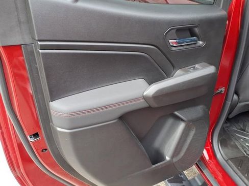 Used 2023 Chevrolet Colorado Z71 w/ Z71 Convenience Package 2 image 32