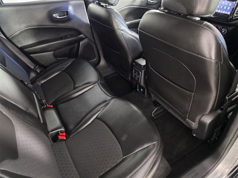 Used 2020 Jeep Compass Latitude image 31