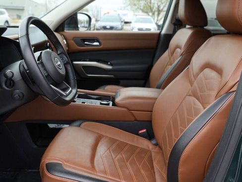 Used 2023 Nissan Pathfinder Platinum image 13