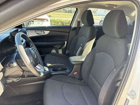 Used 2023 Kia Forte LXS image 10