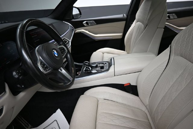 Used 2021 BMW X7 xDrive40i w/ M Sport Package AWD/4WD image 16