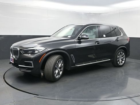 Used 2023 BMW X5 xDrive40i w/ Luxury Seating Package image 25
