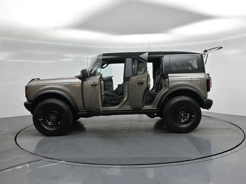 New 2026 Ford Bronco Badlands image 33