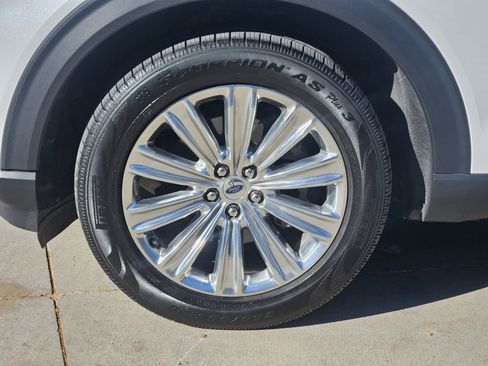 Used 2022 Ford Explorer Limited w/ Equipment Group 301A image 12