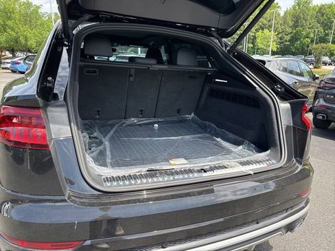 Used 2023 Audi SQ8 Prestige AWD/4WD image 5