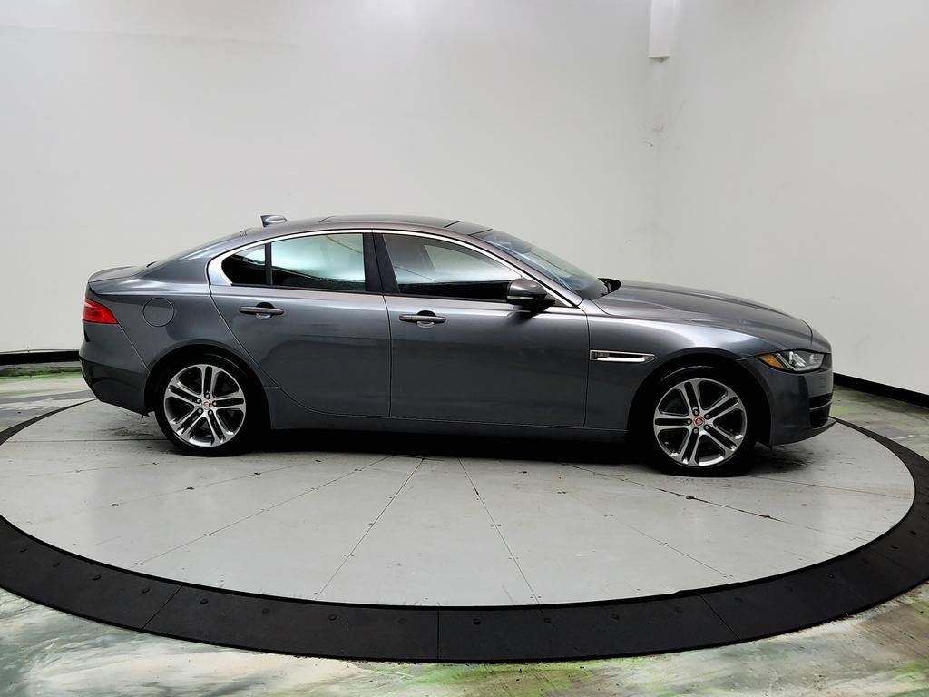 Used 2017 Jaguar XE Premium AWD/4WD image 4