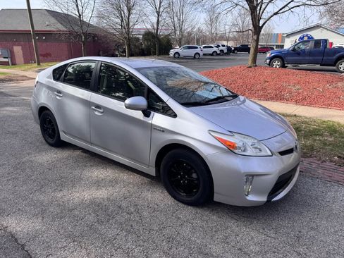 Used 2013 Toyota Prius Two image 3