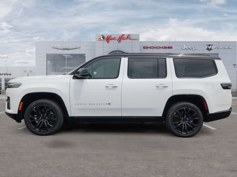 New 2026 Jeep Grand Wagoneer Summit AWD/4WD image 2
