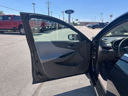 Used 2024 Chevrolet Malibu LS FWD image 12