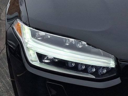 Certified 2024 Volvo XC90 B5 Core w/ Climate Package image 9