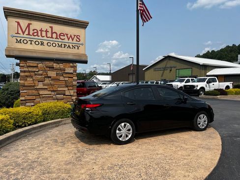Used 2020 Nissan Versa S FWD image 5