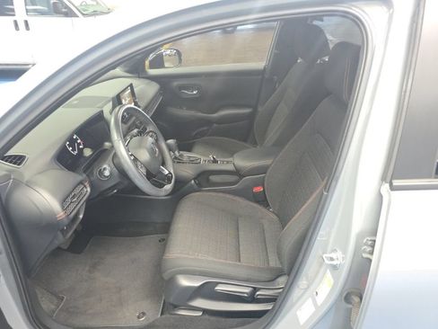 Used 2025 Honda HR-V Sport image 17