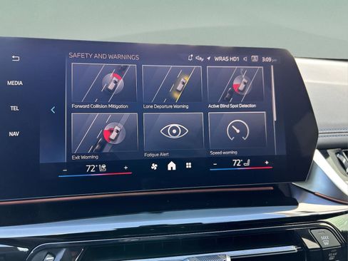 Used 2025 BMW X1 xDrive28i w/ Premium Package image 17