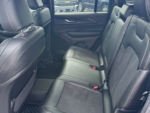 Used 2024 Jeep Grand Cherokee Altitude image 53