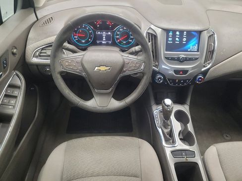 Used 2017 Chevrolet Cruze LT w/ Convenience Package FWD image 22