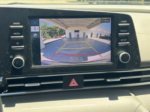 Used 2024 Hyundai Elantra SE FWD image 6