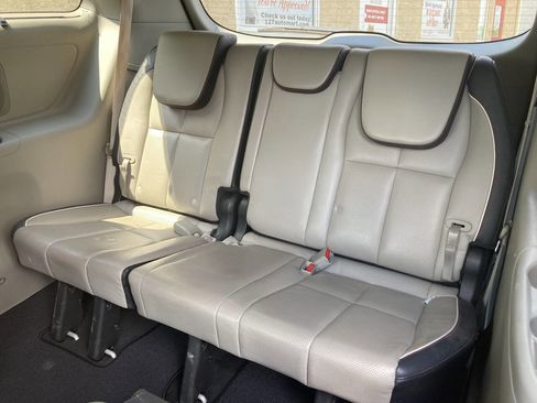 Used 2019 Kia Sedona EX image 16
