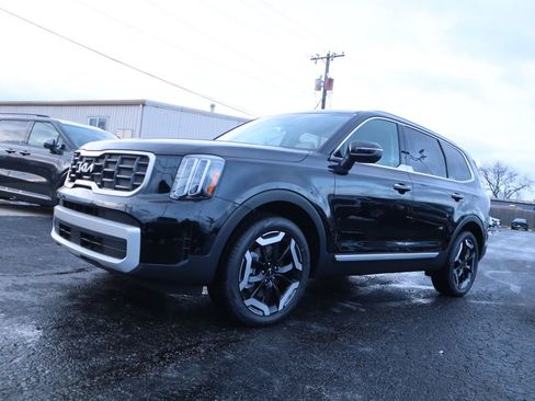 New 2025 Kia Telluride S image 3