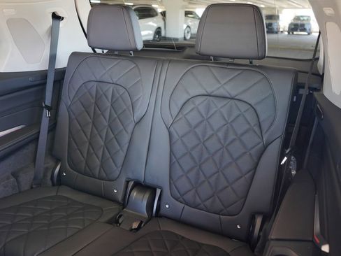 New 2026 BMW X7 xDrive40i w/ Premium Package image 21