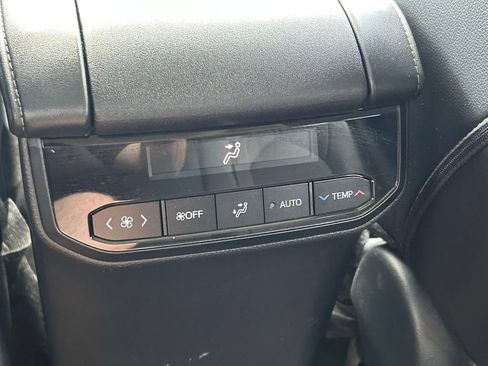 Used 2026 Toyota Highlander XLE AWD/4WD image 25