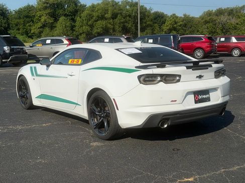 Used 2019 Chevrolet Camaro SS w/ Black Appearance Package RWD image 7