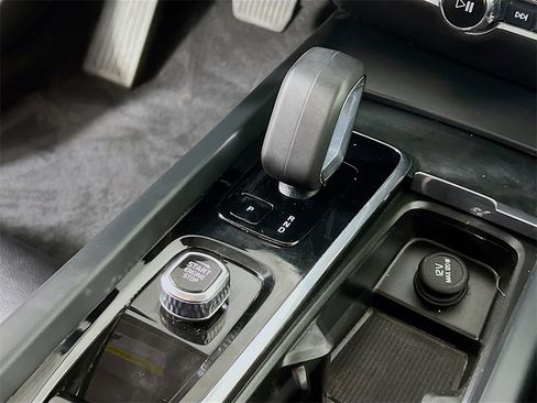 Used 2023 Volvo S60 B5 Core image 19