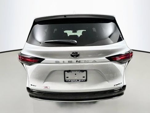 New 2026 Toyota Sienna Limited FWD image 4