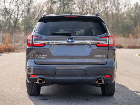 Used 2024 Subaru Ascent Premium w/ Convenience Package image 6