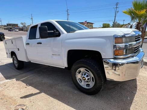 Used 2015 Chevrolet Silverado 2500 W/T AWD/4WD image 5