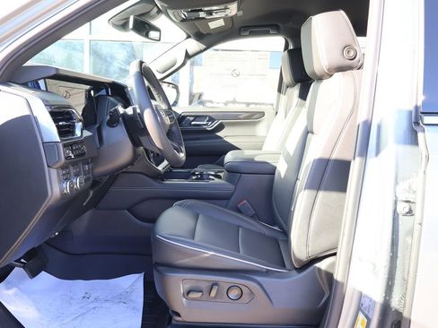 New 2026 GMC Yukon XL Elevation w/ LPO, Elevation Black Package image 14