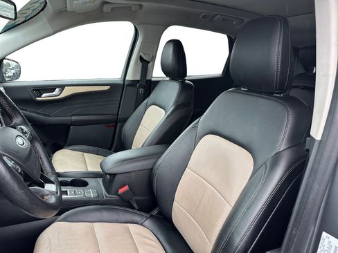 Used 2022 Ford Escape Titanium w/ Titanium Elite Package image 9