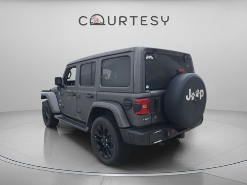 Used 2021 Jeep Wrangler Unlimited Sahara w/ Cold Weather Group image 3