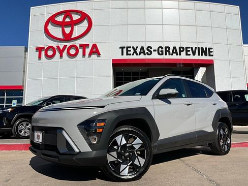 Used 2025 Hyundai Kona SEL image 2