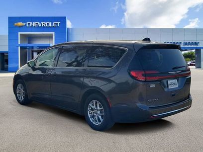 Used 2023 Chrysler Pacifica Touring-L