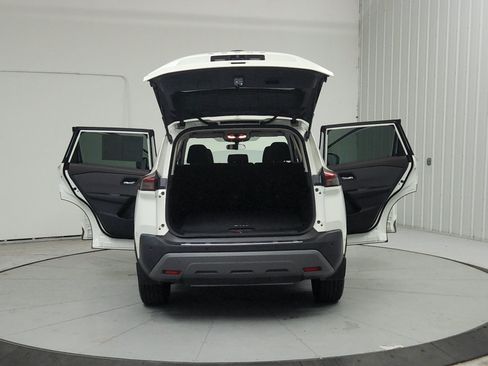 Used 2023 Nissan Rogue SV FWD image 15