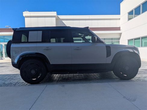 New 2026 Land Rover Defender 110 X-Dynamic SE image 3