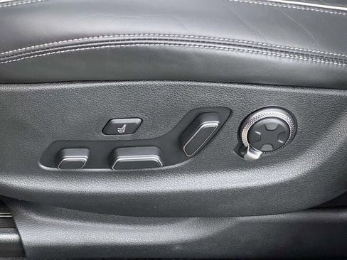 Used 2025 Genesis GV70 3.5T Sport w/ Sport Advanced Package image 17