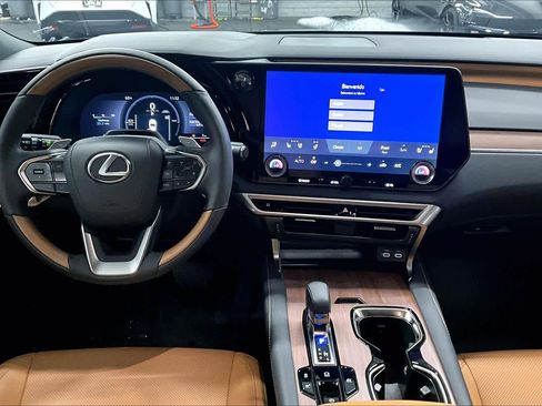 Used 2026 Lexus RX 350h w/ Convenience Package image 16