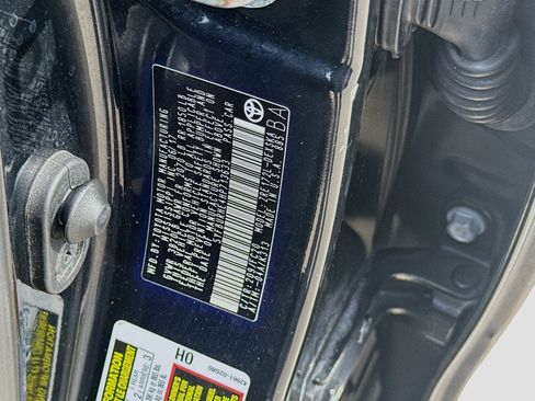 Used 2017 Toyota Corolla SE FWD image 34