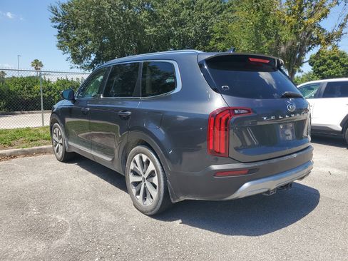 Used 2021 Kia Telluride EX w/ EX Premium Package FWD image 3