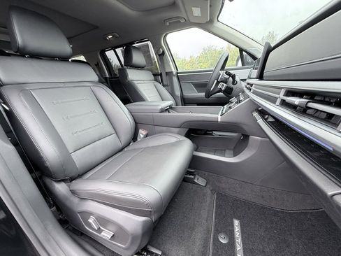 New 2025 Hyundai Santa Fe Limited image 32