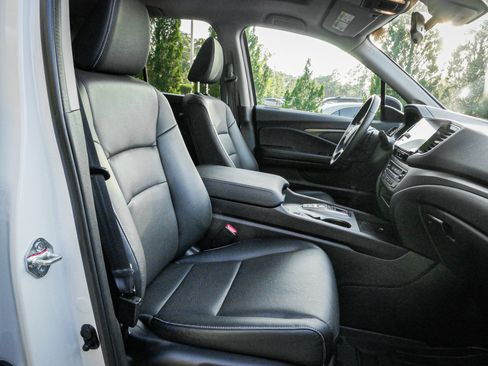 Certified 2024 Honda Ridgeline RTL image 32