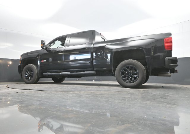 Used 2017 Chevrolet Silverado 2500 LTZ w/ Midnight Edition AWD/4WD image 49