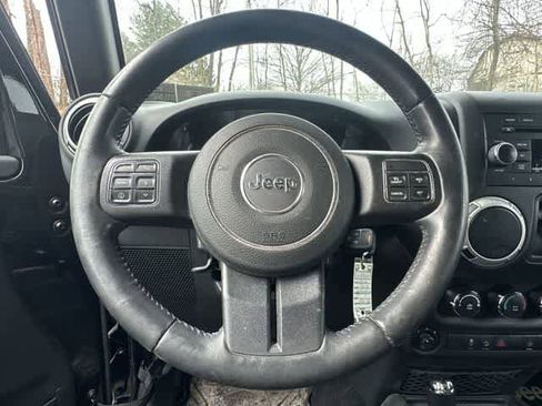 Used 2016 Jeep Wrangler Sahara w/ Connectivity Group image 7