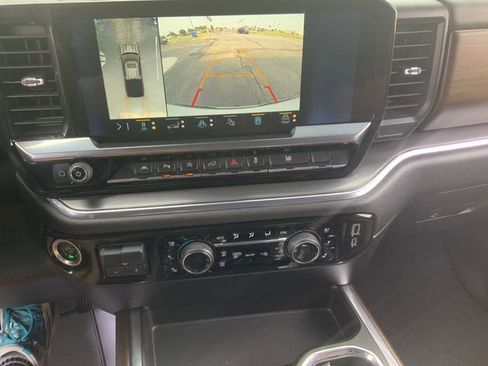 Used 2023 Chevrolet Silverado 1500 High Country w/ Technology Package image 24