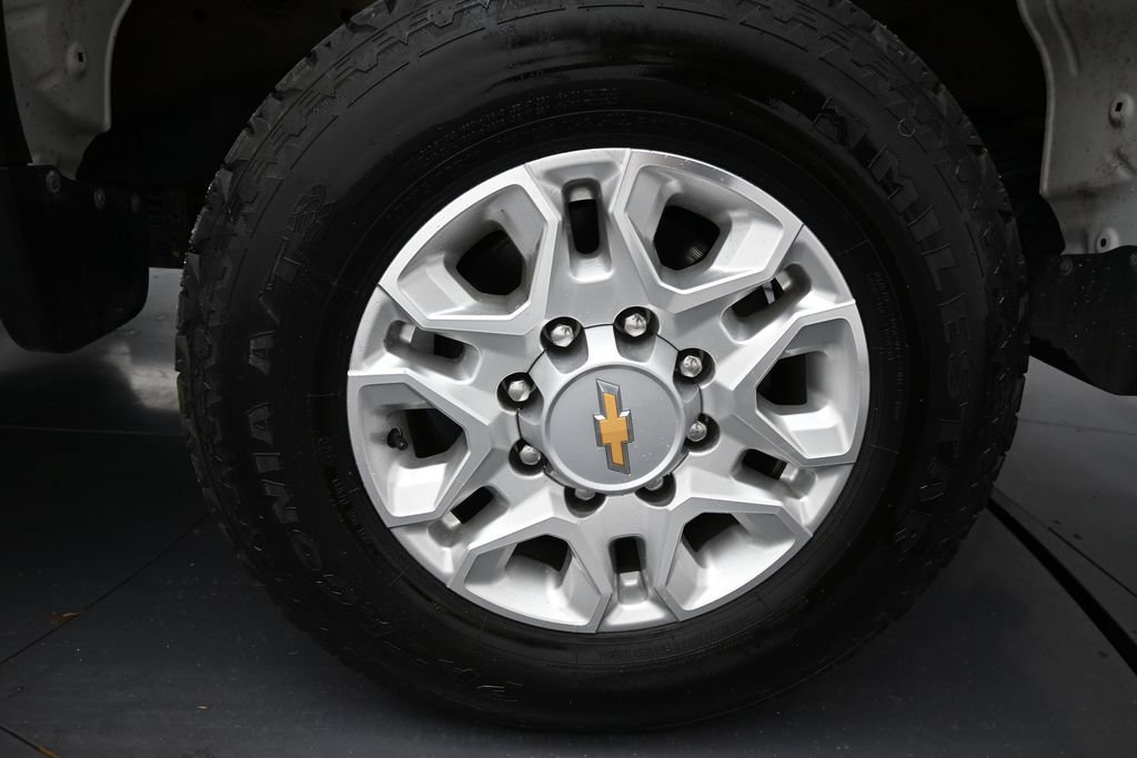Used 2023 Chevrolet Silverado 2500 LT AWD/4WD image 34
