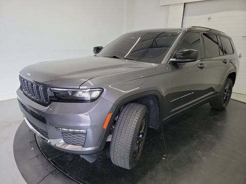 Used 2023 Jeep Grand Cherokee L Laredo AWD/4WD image 3
