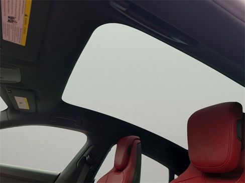 Used 2023 Porsche Taycan image 22