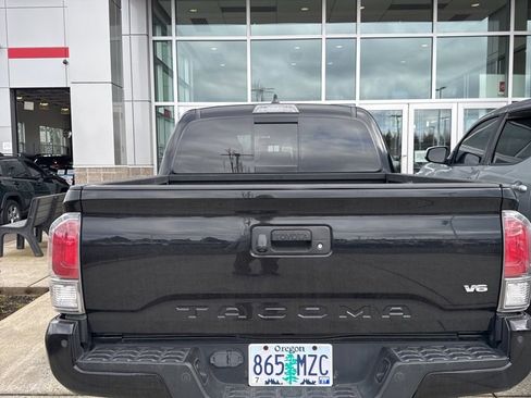 Used 2021 Toyota Tacoma TRD Off-Road w/ TRD Premium Off Road Package image 3