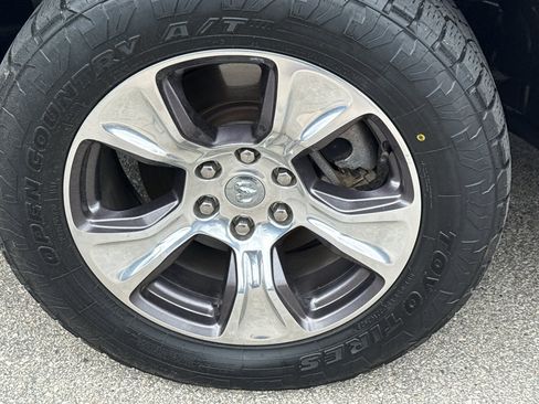 Used 2022 RAM 1500 Laramie w/ Sport Appearance Package AWD/4WD image 9